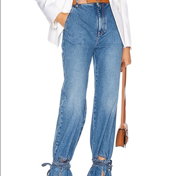 Loewe - Picture 2 of 9